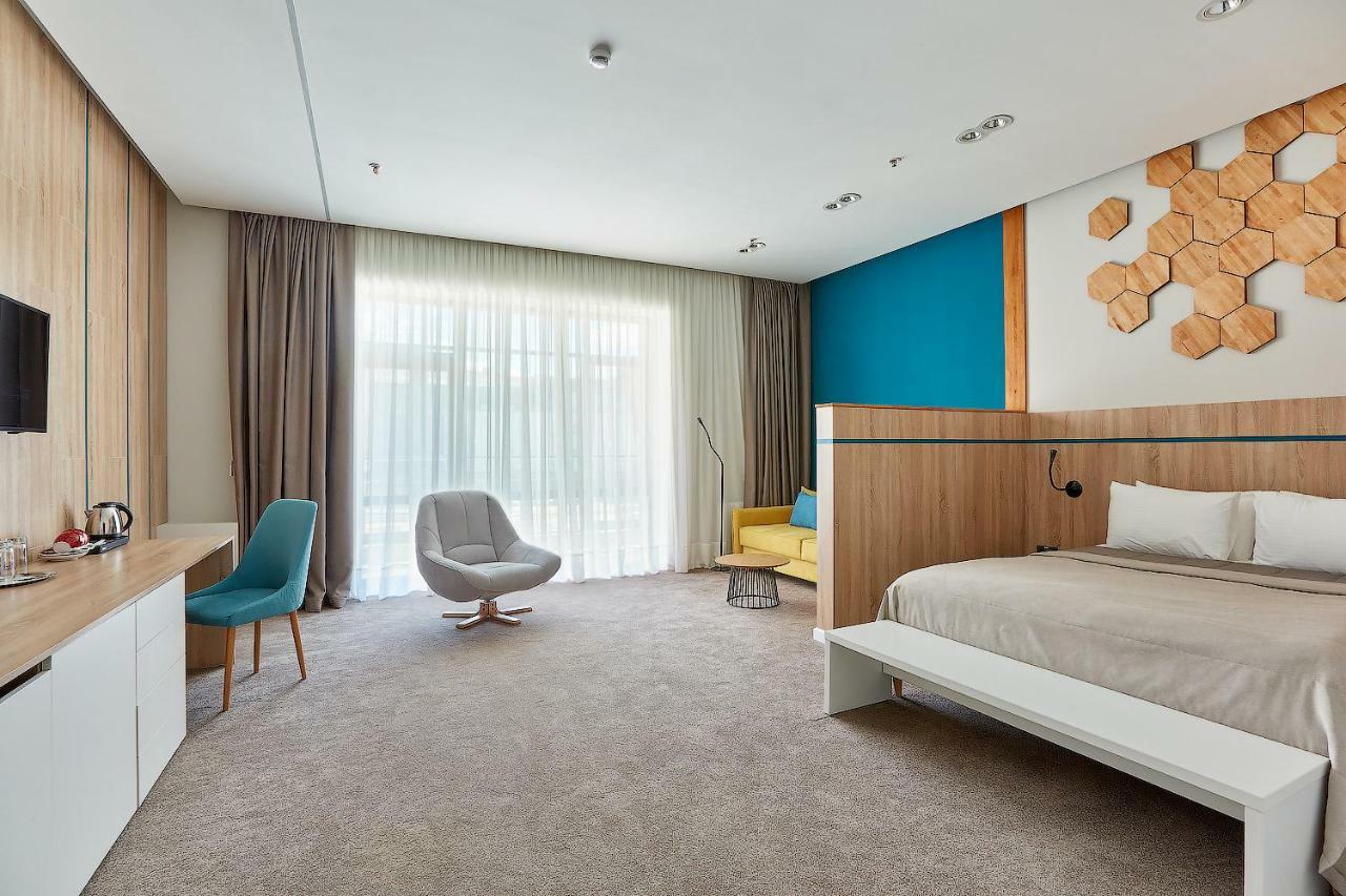 Aqua-Minsk Hotel Plus Extérieur photo